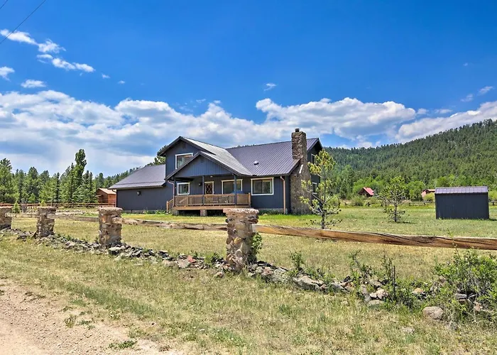'whispering Hollow Lodge' On Main St! *