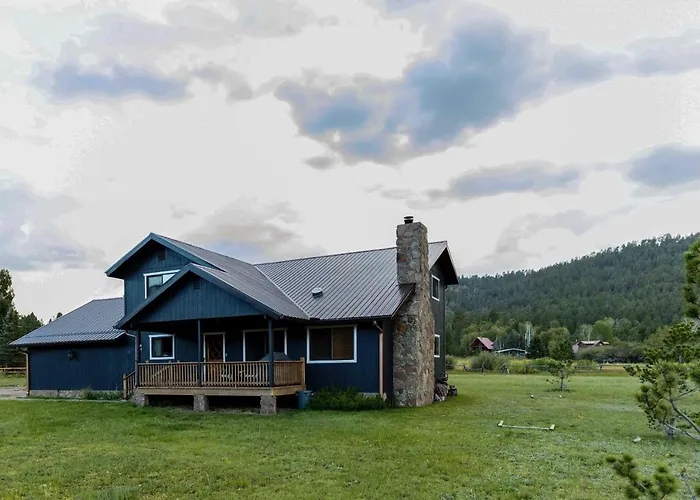 'whispering Hollow Lodge' On Main St! Greer