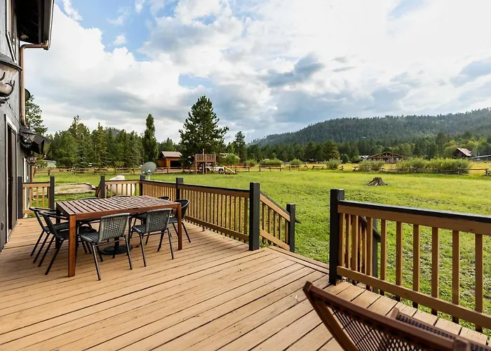 'whispering Hollow Lodge' On Main St! Holiday home Greer