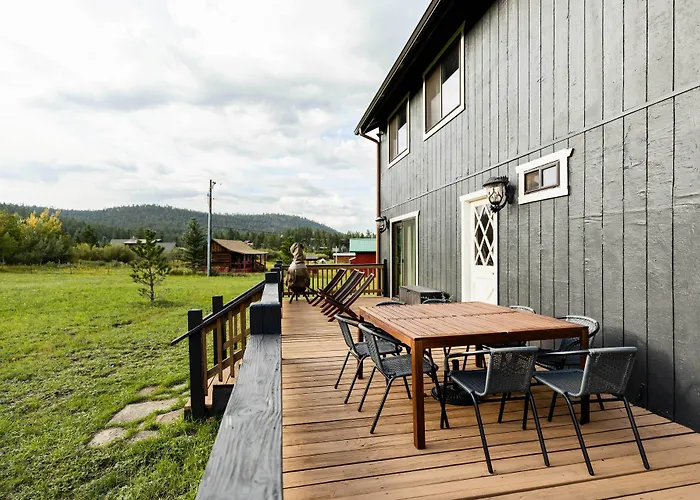 Holiday home 'whispering Hollow Lodge' On Main St!