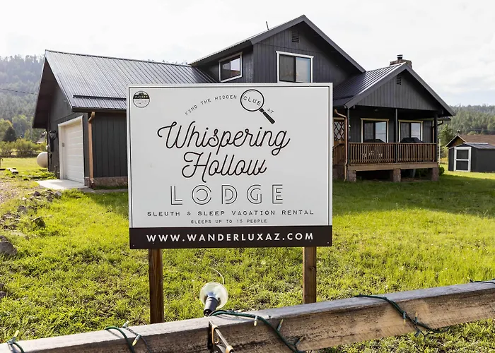 'whispering Hollow Lodge' On Main St! Holiday home